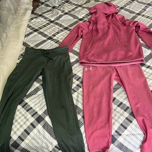 Girls Under Armour set,good condition; green leggings,never worn; size 10/12